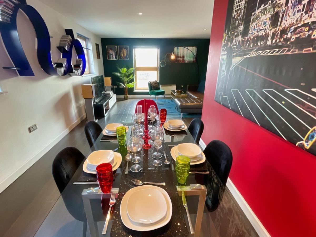 Historic Clock Tower Apartment With Rooftop Terrace And Free Secure Parking Sheffield Exterior photo